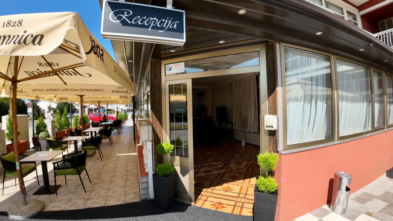 Hotel Martini Zagreb Hotel And Restaurant Сесвете Экстерьер фото