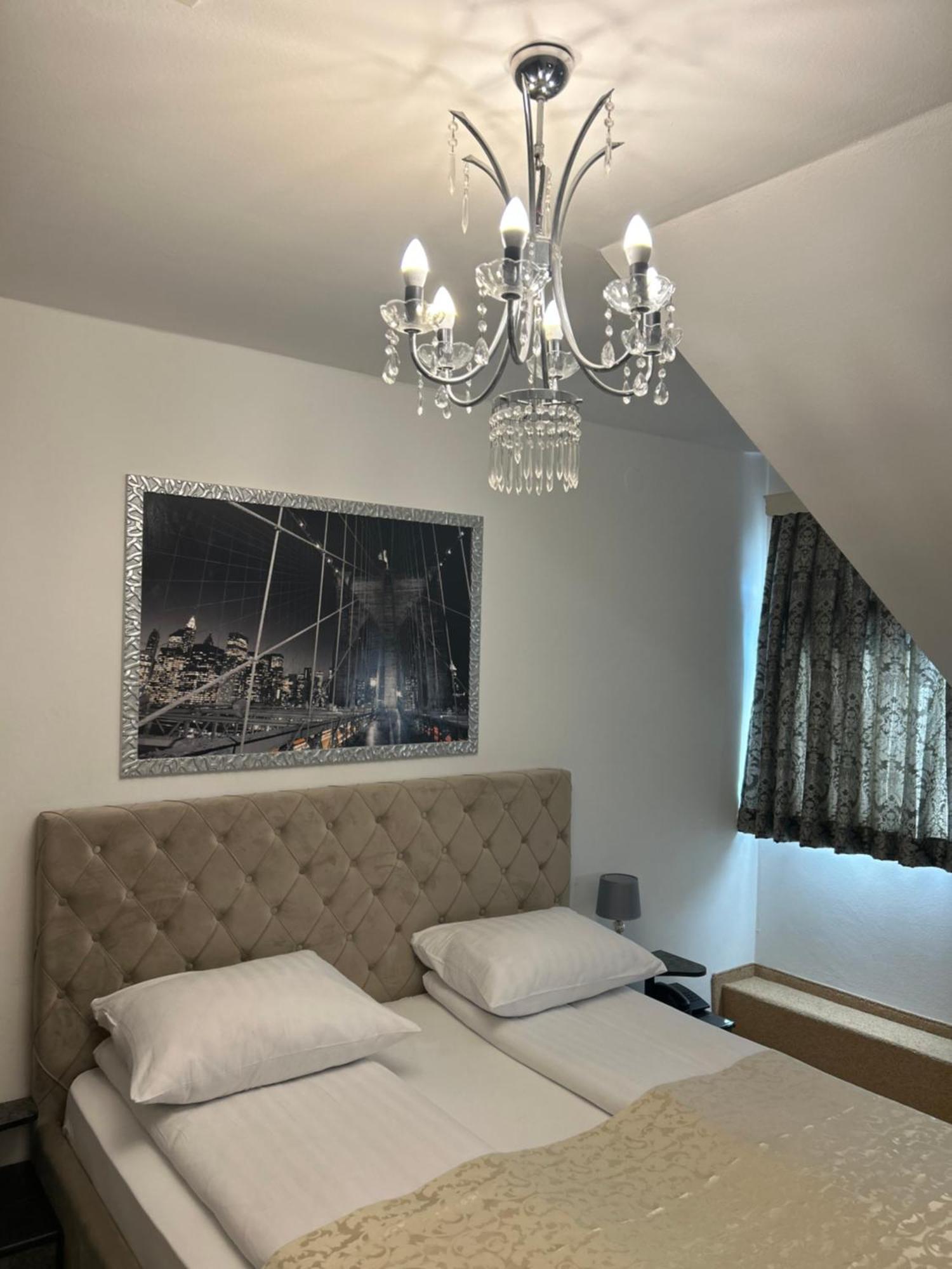 Hotel Martini Zagreb Hotel And Restaurant Сесвете Экстерьер фото