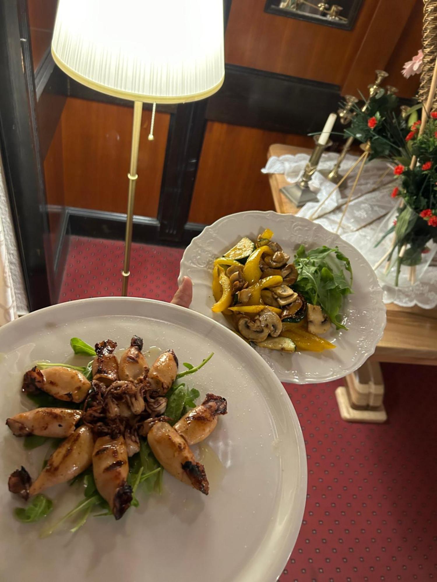 Hotel Martini Zagreb Hotel And Restaurant Сесвете Экстерьер фото
